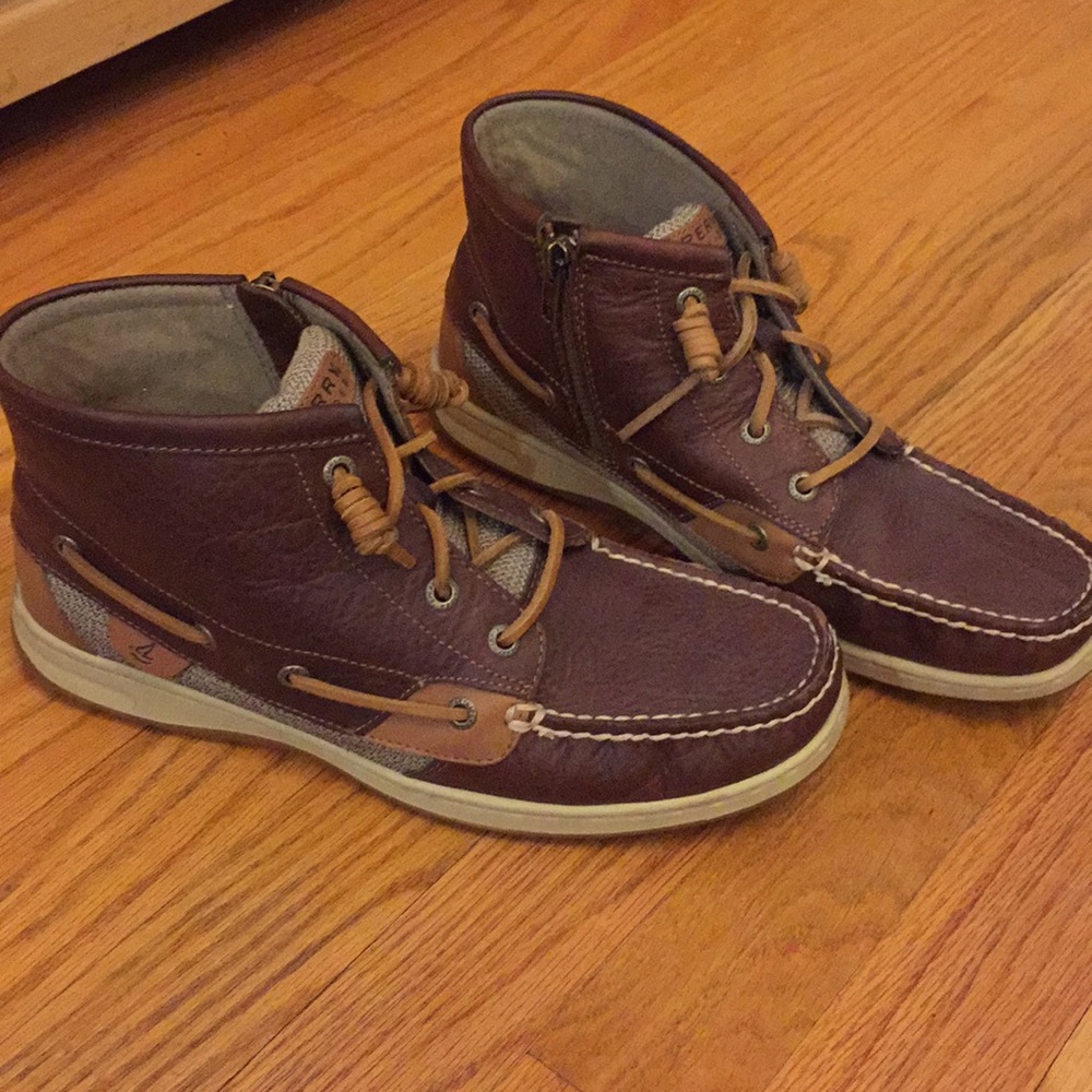 Women’s Sperry dark brown chukka